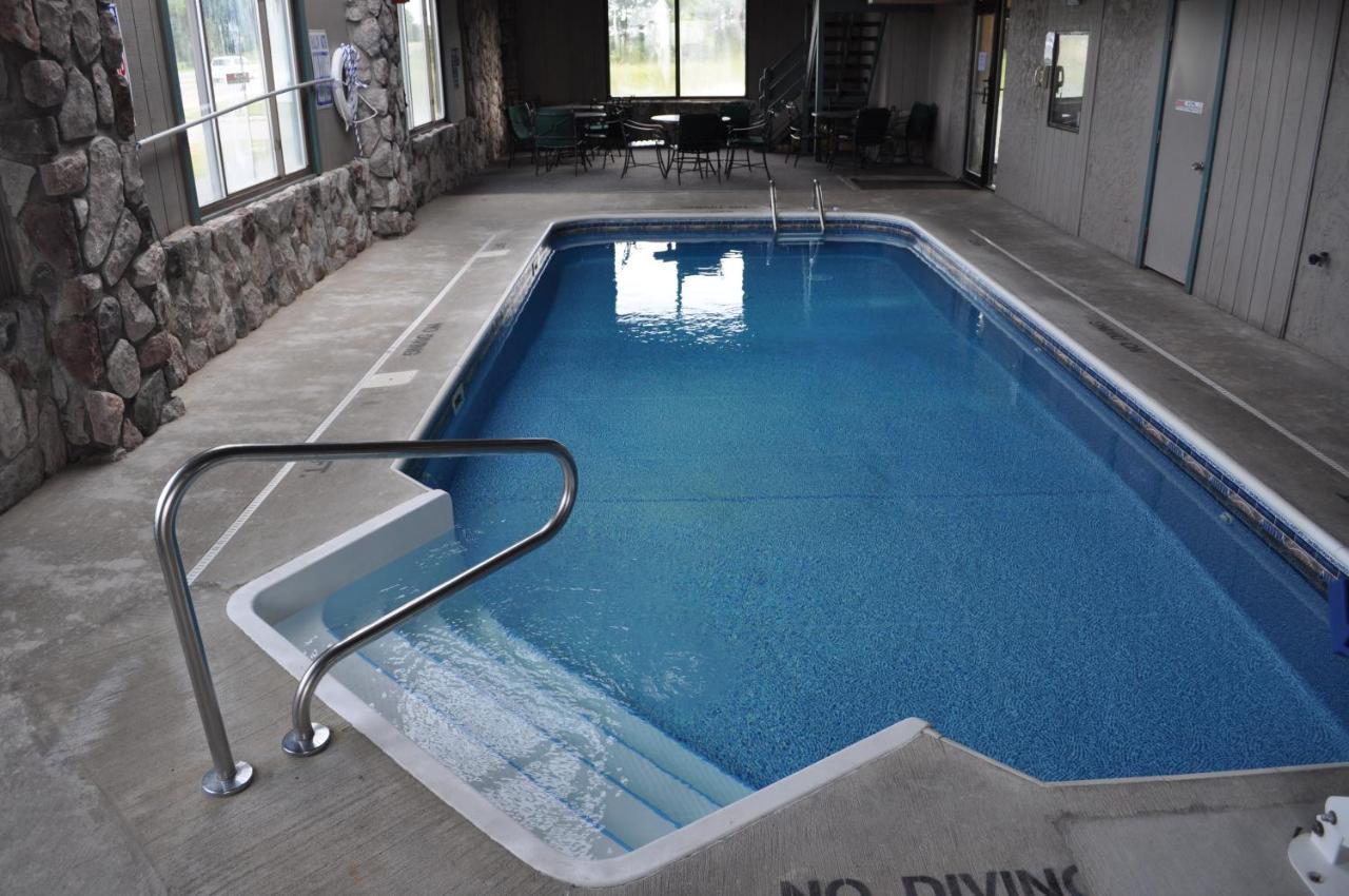 Hotel Super 8 By Wyndham Petoskey