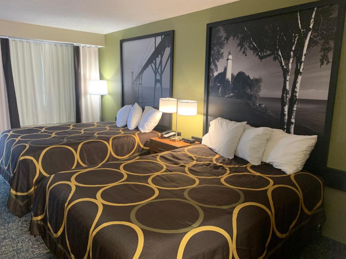 Super 8 By Wyndham Hotel Petoskey