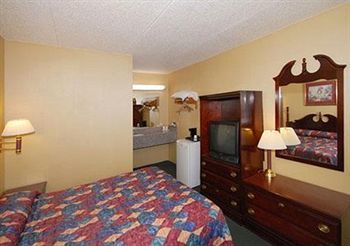 Super 8 By Wyndham Petoskey