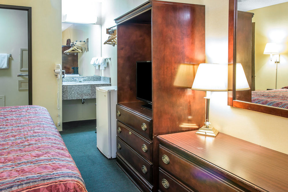 Hotel Super 8 By Wyndham 2*